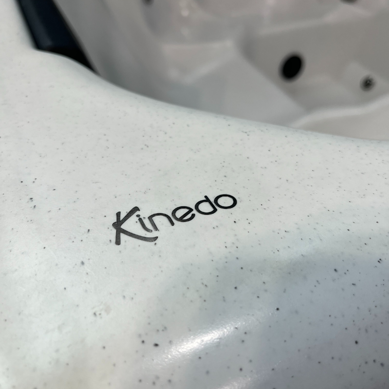 Spa 4 places + 1 place enfant - Hendaye Spa 4 places + 1 place enfant - Hendaye