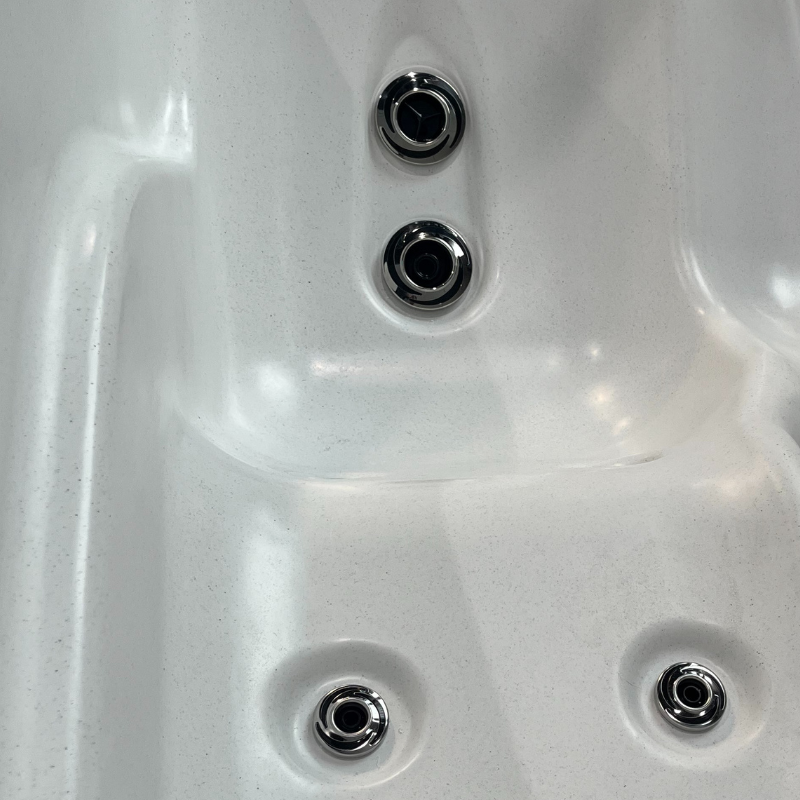 Spa 4 places + 1 place enfant - Hendaye Spa 4 places + 1 place enfant - Hendaye