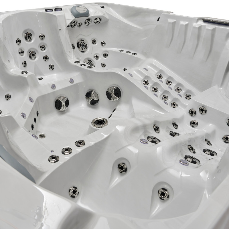 Spa 5 places California ULTIMATE  avec pompe à chaleur et panneaux solaire