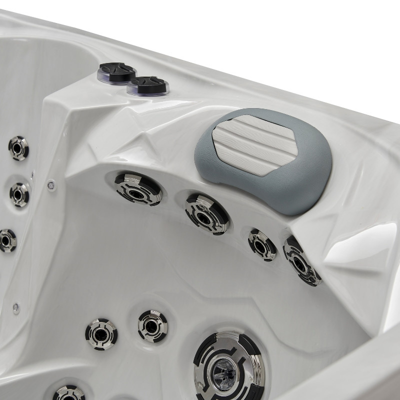 Spa 5 places California ULTIMATE  avec pompe à chaleur et panneaux solaire