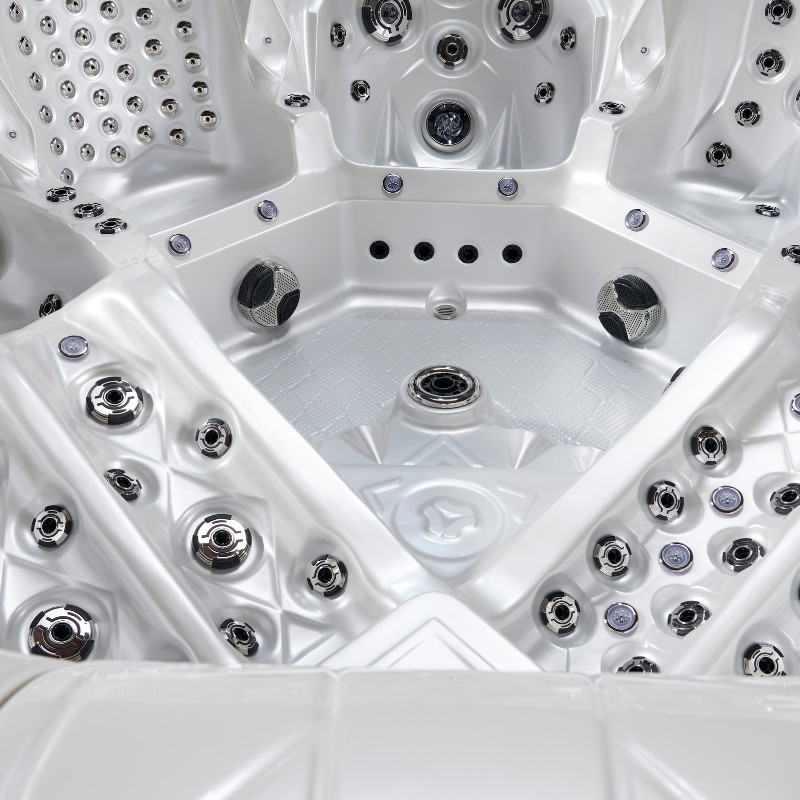 Spa 5 places California ULTIMATE  avec pompe à chaleur et panneaux solaire Spa 5 places California ULTIMATE  avec pompe à chaleur et panneaux solaire